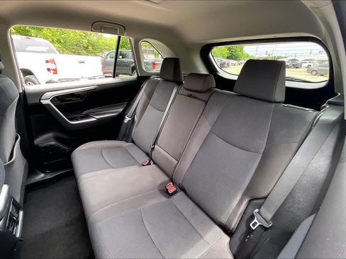 Used 2024 Toyota RAV4 LE FWD image 20