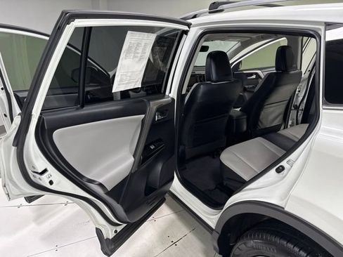 Used 2018 Toyota RAV4 Limited w/ Carpet Mat Package FWD image 25