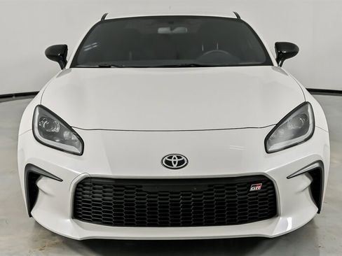 Used 2025 Toyota GR86 Premium w/ ALL Weather Mat Package (TMS) RWD image 5