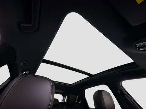 Used 2023 Porsche Cayenne Base image 42