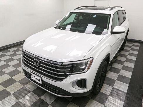 New 2026 Volkswagen Atlas SE image 6