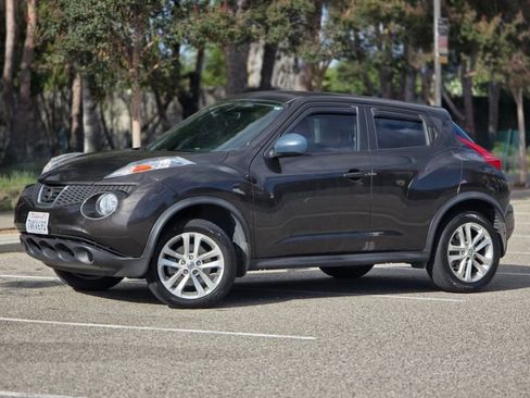 Used 2013 Nissan Juke S FWD image 11