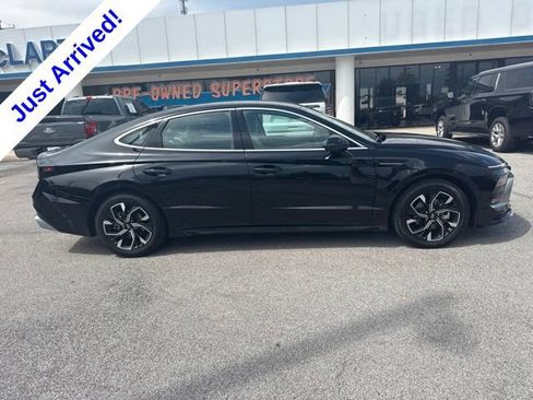 Used 2025 Hyundai Sonata SEL FWD image 2