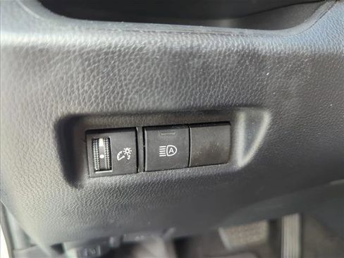 Used 2019 Toyota RAV4 LE image 20