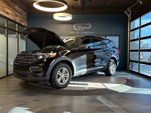 Used 2021 Ford Explorer XLT AWD/4WD image 25