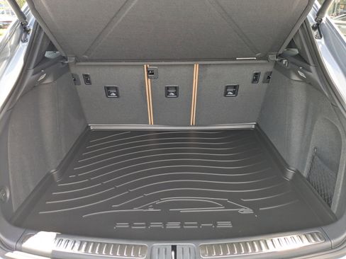 New 2026 Porsche Macan image 23