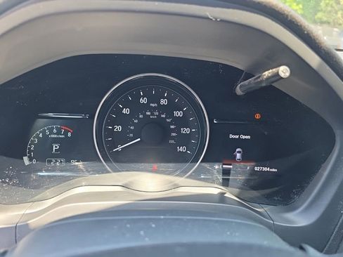 Used 2019 Honda HR-V Touring image 16