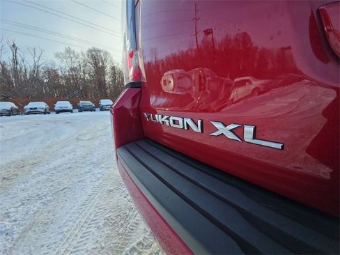 Used 2015 GMC Yukon XL SLE w/ Convenience Package image 28