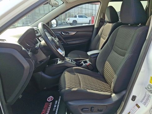 Certified 2020 Nissan Rogue SV image 13