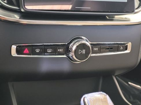 New 2026 Volvo XC90 B6 Plus w/ Protection Package Premier image 16