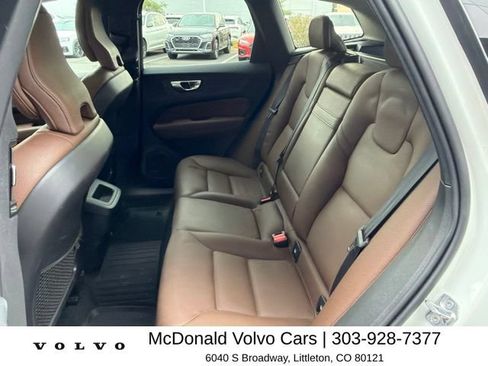 Used 2020 Volvo XC60 T5 Momentum w/ Protection Package Premier AWD/4WD image 12