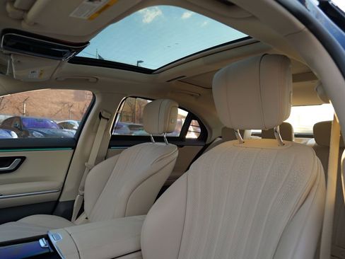 Used 2022 Mercedes-Benz S 500 4MATIC image 24