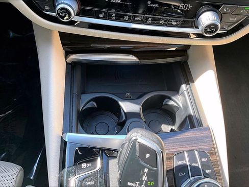 Used 2021 BMW 530e w/ Convenience Package image 16