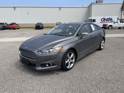 Used 2013 Ford Fusion SE FWD image 8