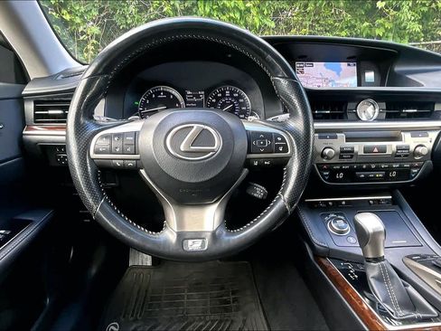 Used 2016 Lexus ES 350 w/ Navigation System Package FWD image 6