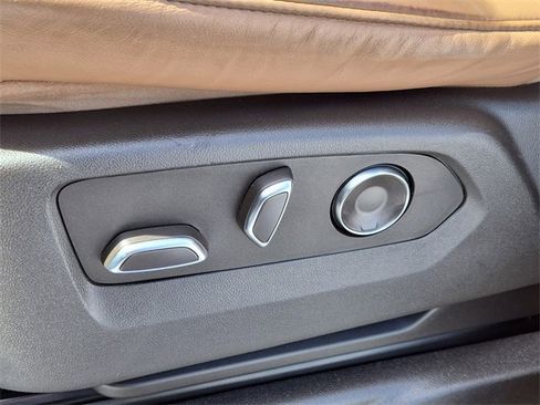 Used 2024 Cadillac Escalade ESV Premium Luxury image 19