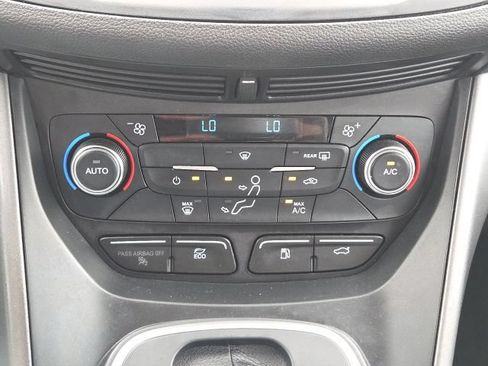 Used 2017 Ford C-MAX SE w/ Equipment Group 201A FWD image 32