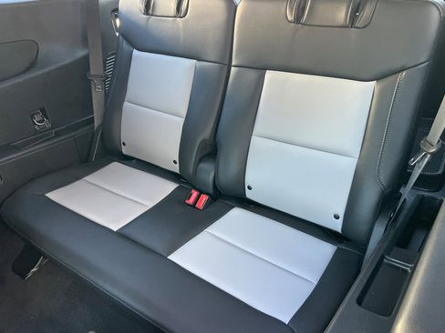 Used 2022 Ford Explorer XLT w/ Equipment Group 202A image 17