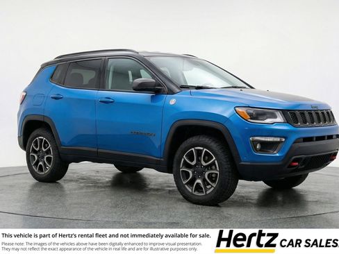 Used 2025 Jeep Compass Trailhawk AWD/4WD image 1