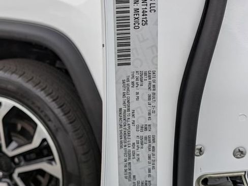 Certified 2022 Jeep Compass Limited AWD/4WD image 31