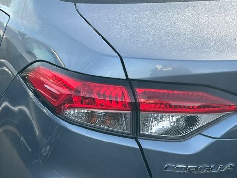 Used 2021 Toyota Corolla LE image 15