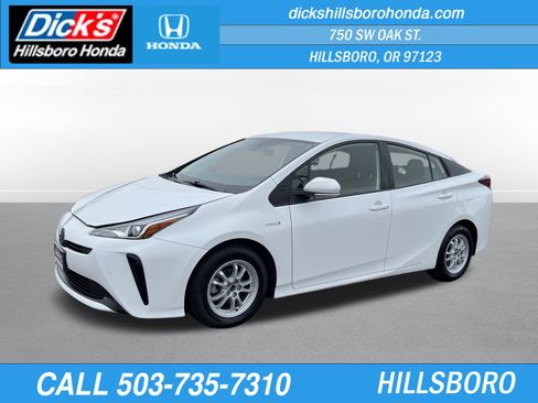 Used 2022 Toyota Prius L Eco image 1