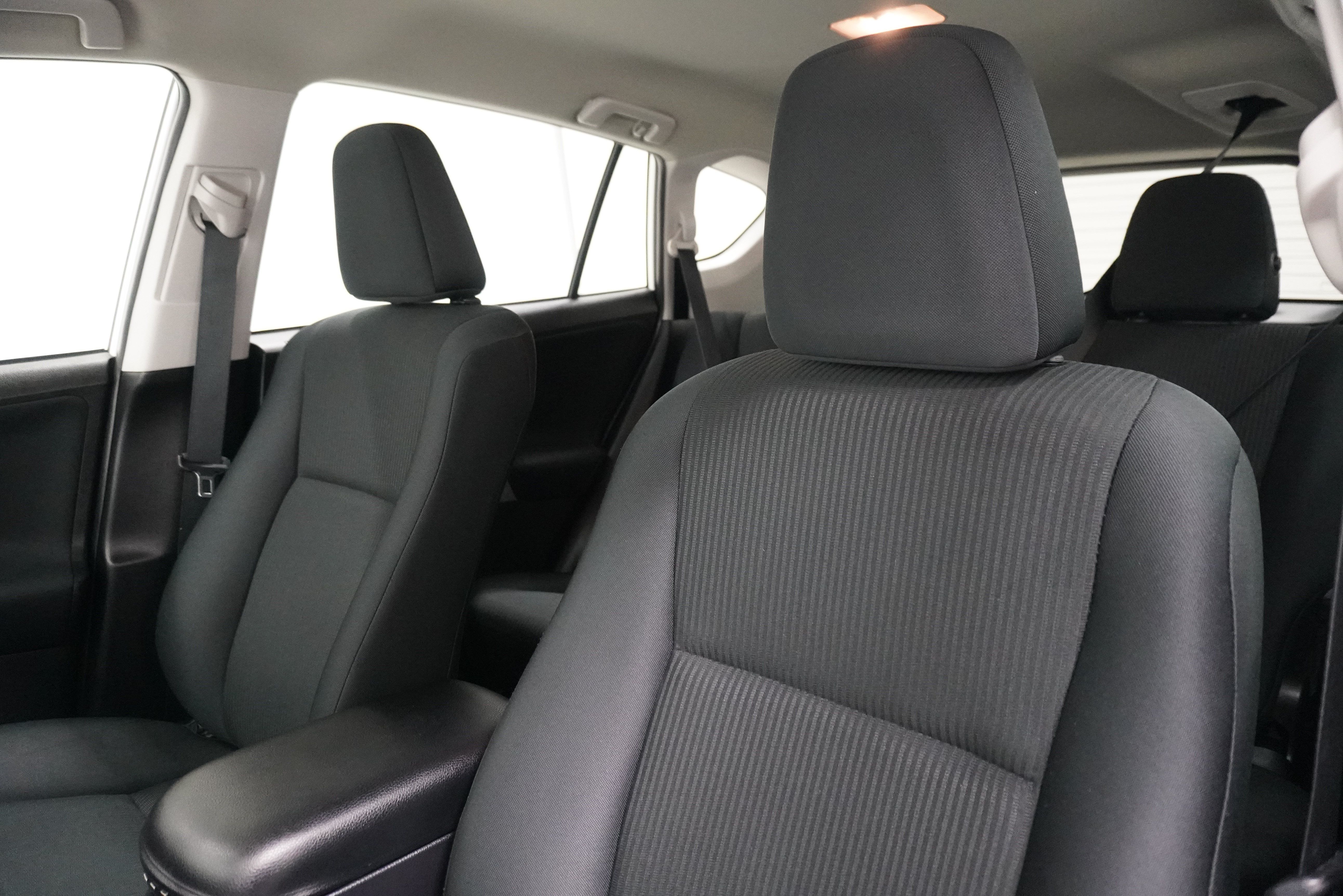 Used 2017 Toyota RAV4 LE FWD image 11