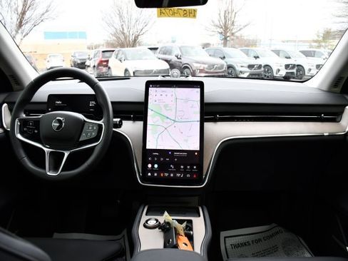 Used 2025 Volvo EX90 Ultra image 17