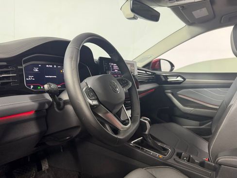 Used 2025 Volkswagen Jetta SEL image 24