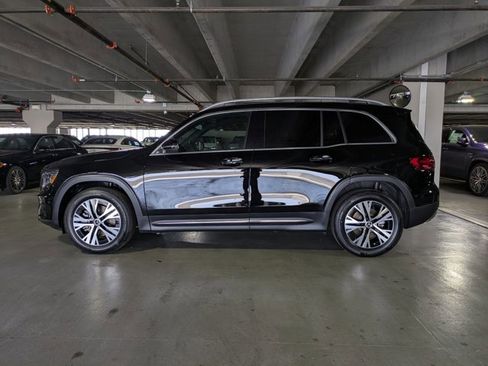 Used 2025 Mercedes-Benz GLB 250 image 9