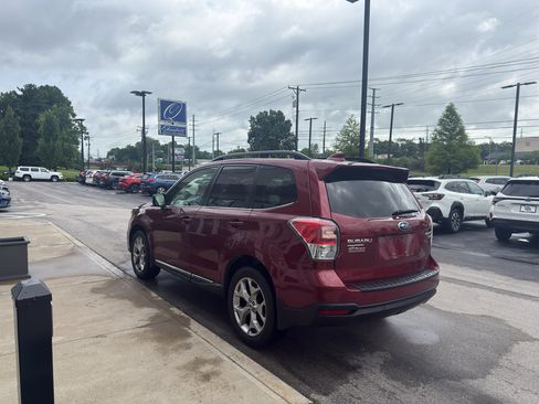 Used 2017 Subaru Forester 2.5i Touring AWD/4WD image 5