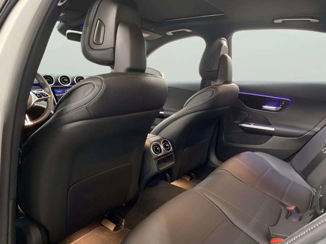 Used 2025 Mercedes-Benz C 300 Sedan image 21