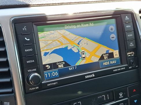 Used 2012 Jeep Grand Cherokee Laredo AWD/4WD image 19