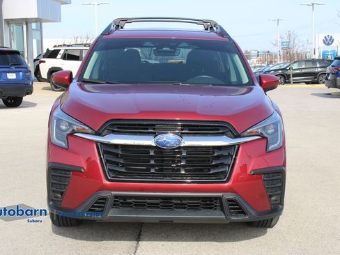 Certified 2024 Subaru Ascent Premium w/ Convenience Package AWD/4WD image 2
