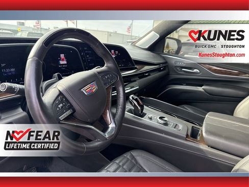 Used 2024 Cadillac Escalade ESV Sport Platinum w/ LPO, ONYX Package image 23