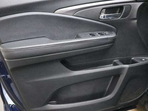 Used 2022 Honda Pilot Sport image 16
