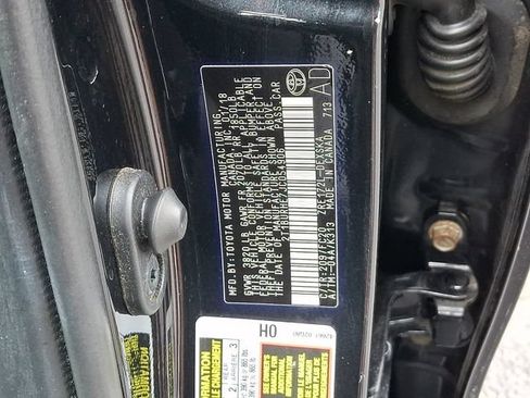 Used 2018 Toyota Corolla SE FWD image 26