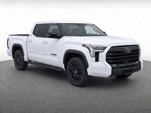 Used 2026 Toyota Tundra Limited AWD/4WD image 5