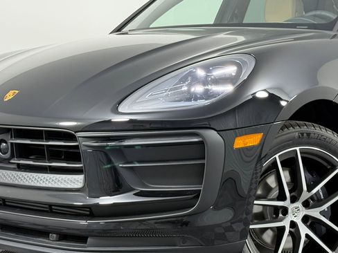 Certified 2026 Porsche Macan AWD/4WD image 11
