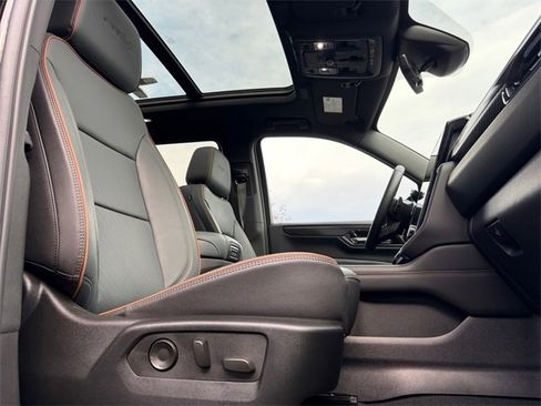 Used 2025 GMC Yukon AT4 w/ AT4 Premium Package image 21