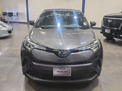 Used 2019 Toyota C-HR LE FWD image 4