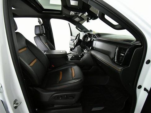 Used 2025 GMC Sierra 2500 AT4 w/ AT4 Premium Plus Package image 24