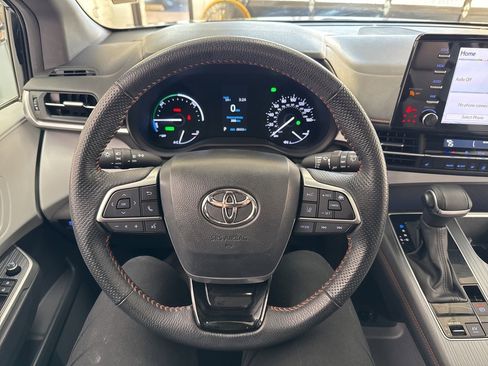 Certified 2023 Toyota Sienna XSE image 20