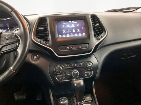 Used 2021 Jeep Cherokee Latitude Plus AWD/4WD image 9
