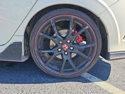 Used 2018 Honda Civic Type R image 9