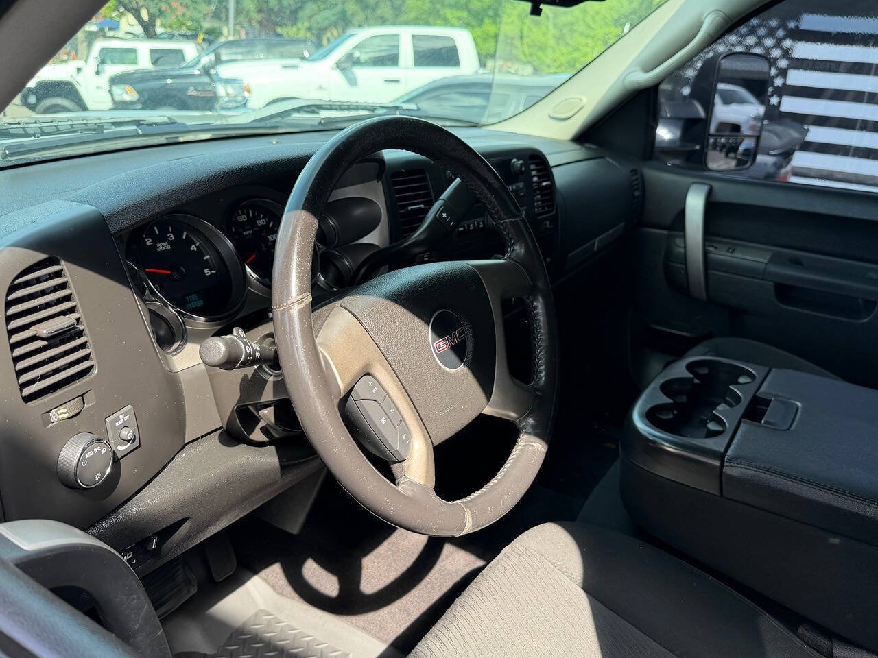 Used 2010 GMC Sierra 2500 SLE w/ Suspension Package, Off-Road AWD/4WD image 38