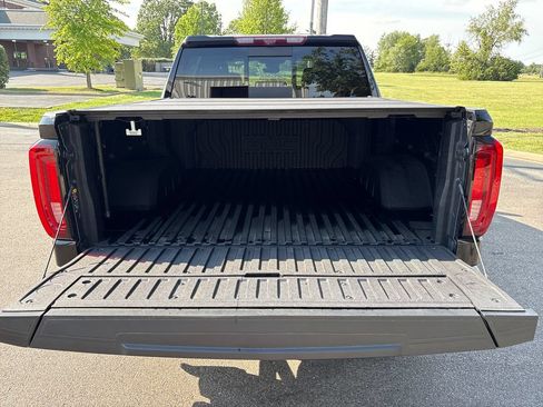 Certified 2024 GMC Sierra 1500 AT4 w/ Technology Package AWD/4WD image 17