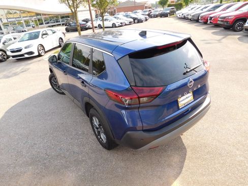 Used 2023 Nissan Rogue S FWD image 6