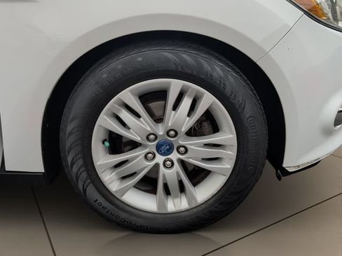 Used 2012 Ford Focus SEL w/ SEL/Titanium Winter Pkg FWD image 22
