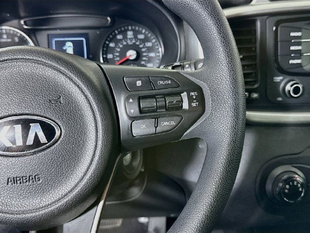 Used 2017 Kia Sorento FWD image 14